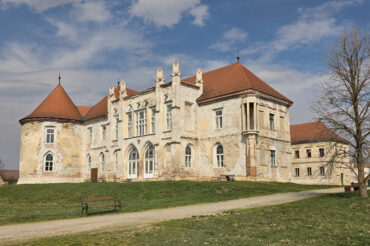 Day trip from Cluj-Napoca – discover magnificent castles and palaces in Transylvania